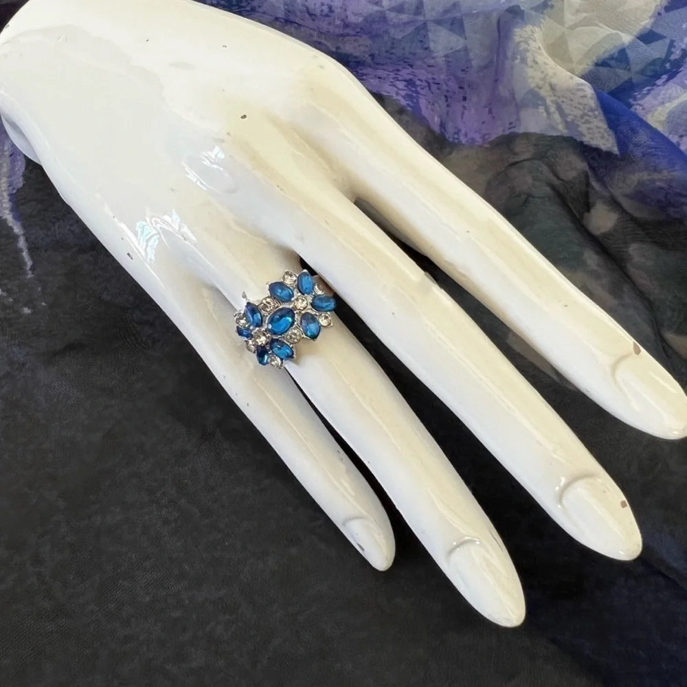 925 Sterling Silver Blue & White Gemstone Ring flower design